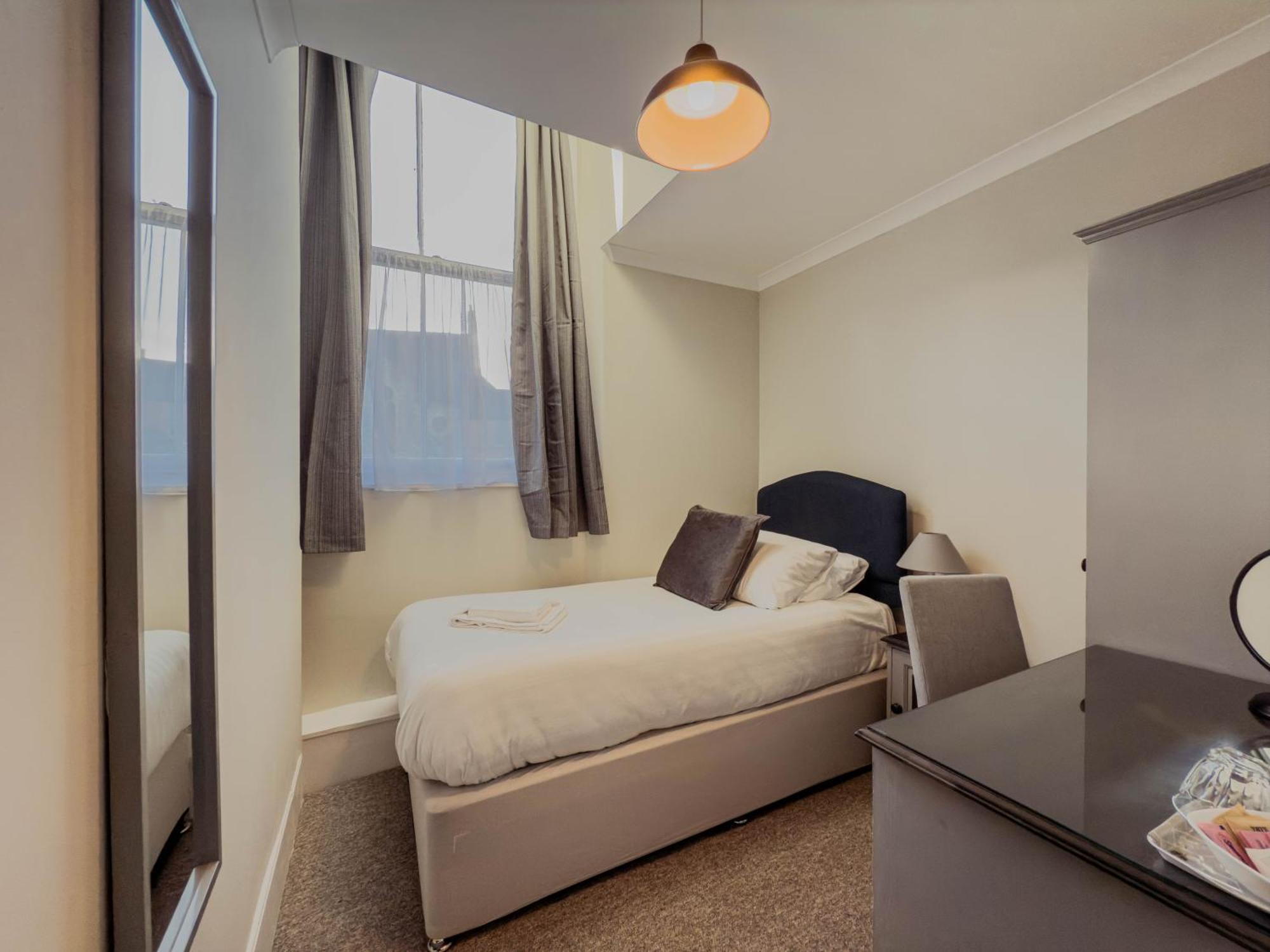 Newport Quay Bed & Breakfast Ngoại thất bức ảnh