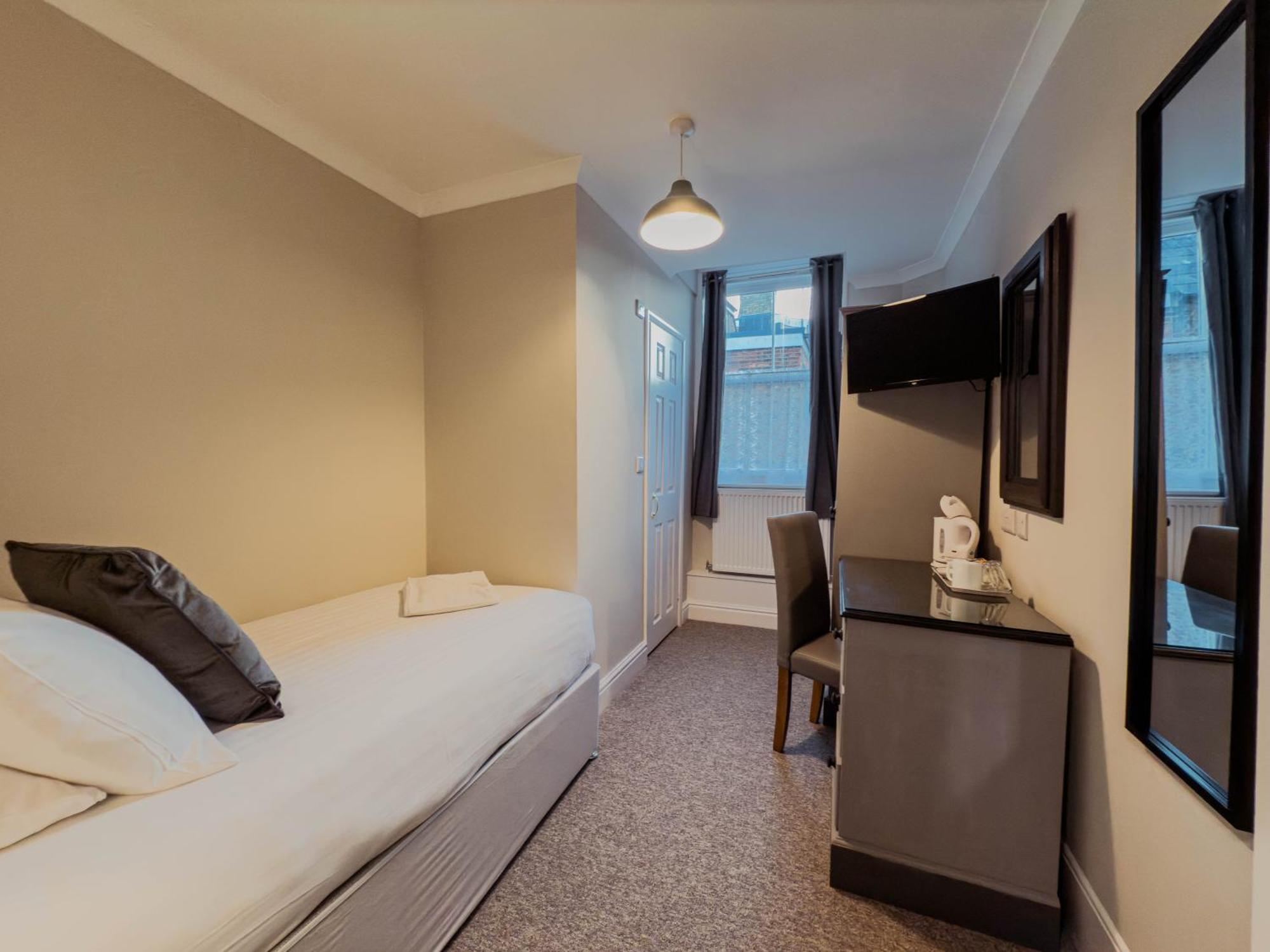 Newport Quay Bed & Breakfast Ngoại thất bức ảnh
