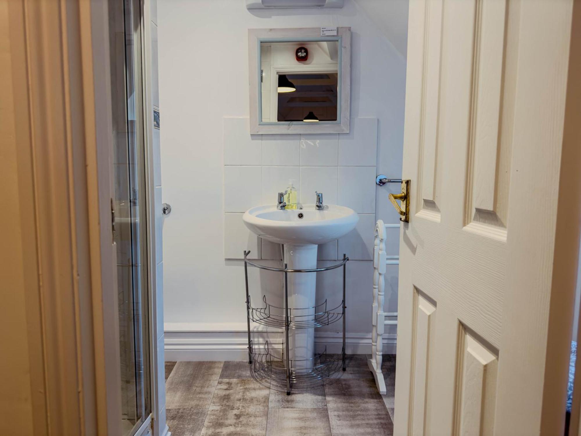 Newport Quay Bed & Breakfast Ngoại thất bức ảnh