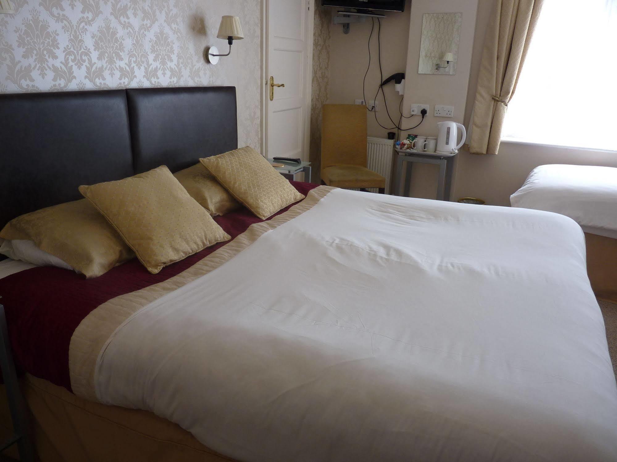 Newport Quay Bed & Breakfast Ngoại thất bức ảnh