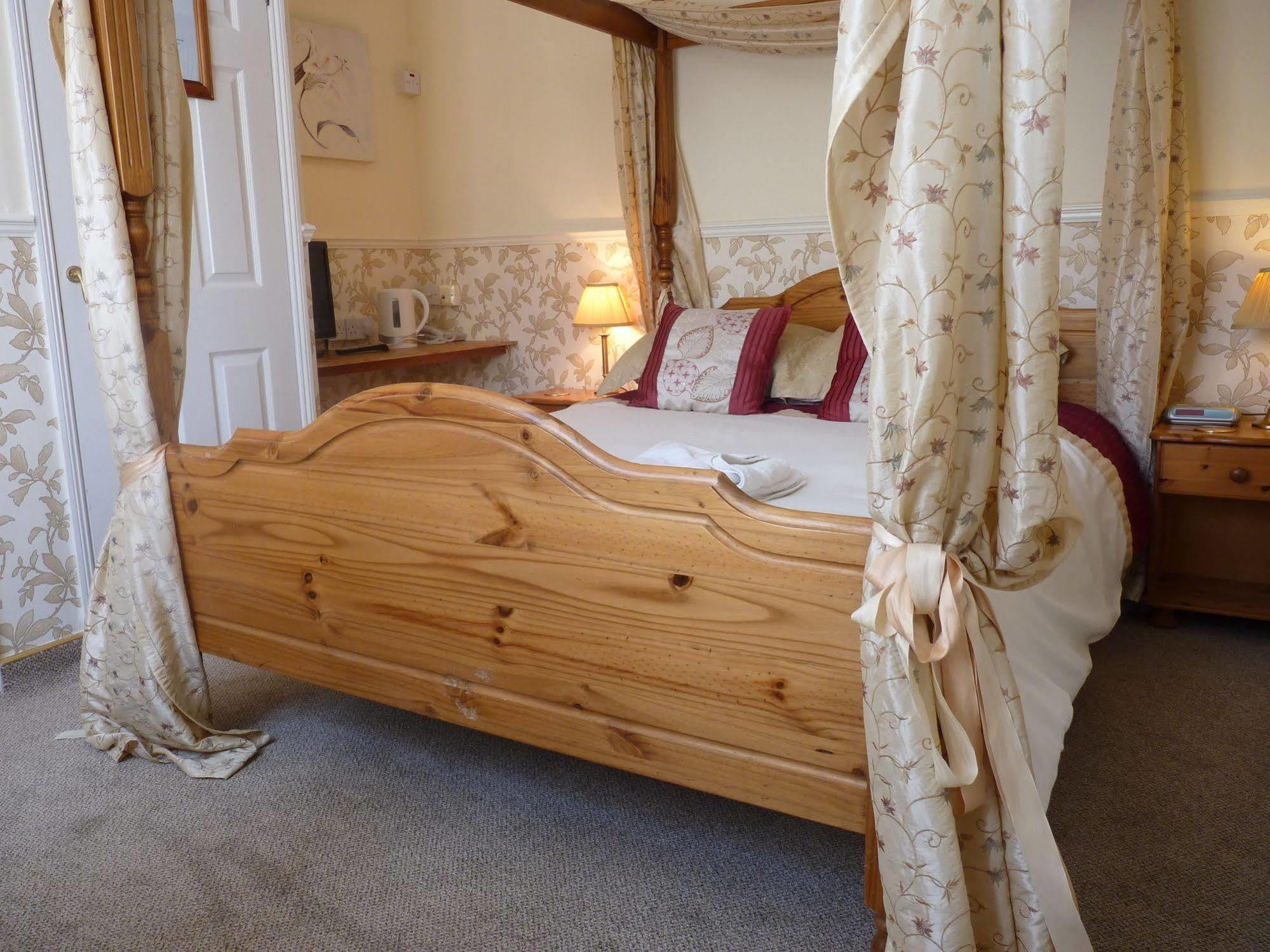 Newport Quay Bed & Breakfast Ngoại thất bức ảnh