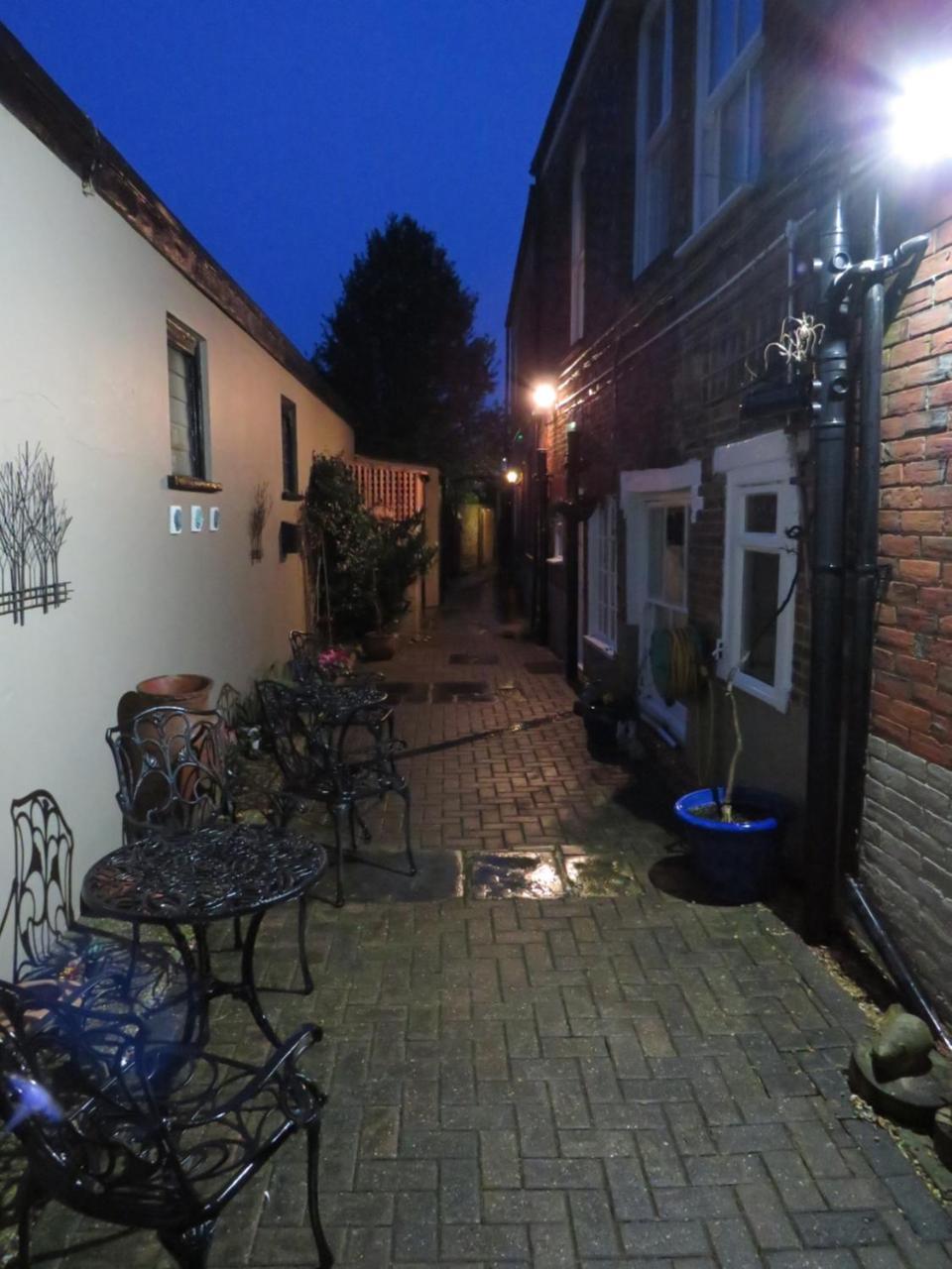 Newport Quay Bed & Breakfast Ngoại thất bức ảnh